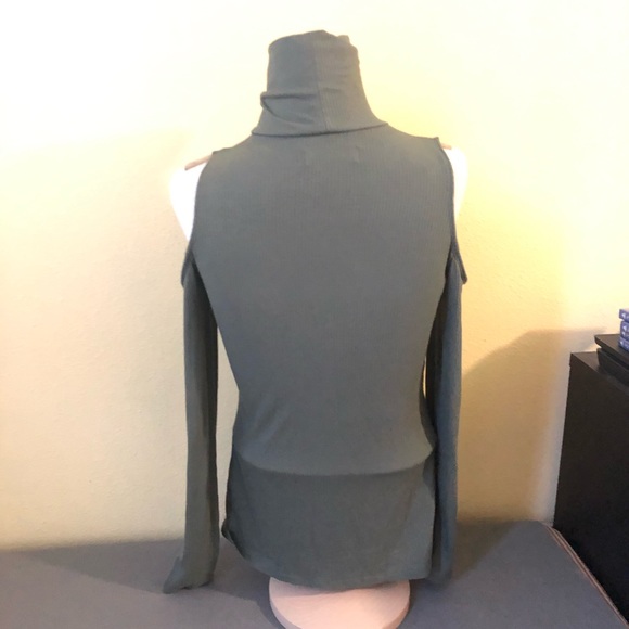 Hollister Turtle-Neck Top - Picture 2 of 8